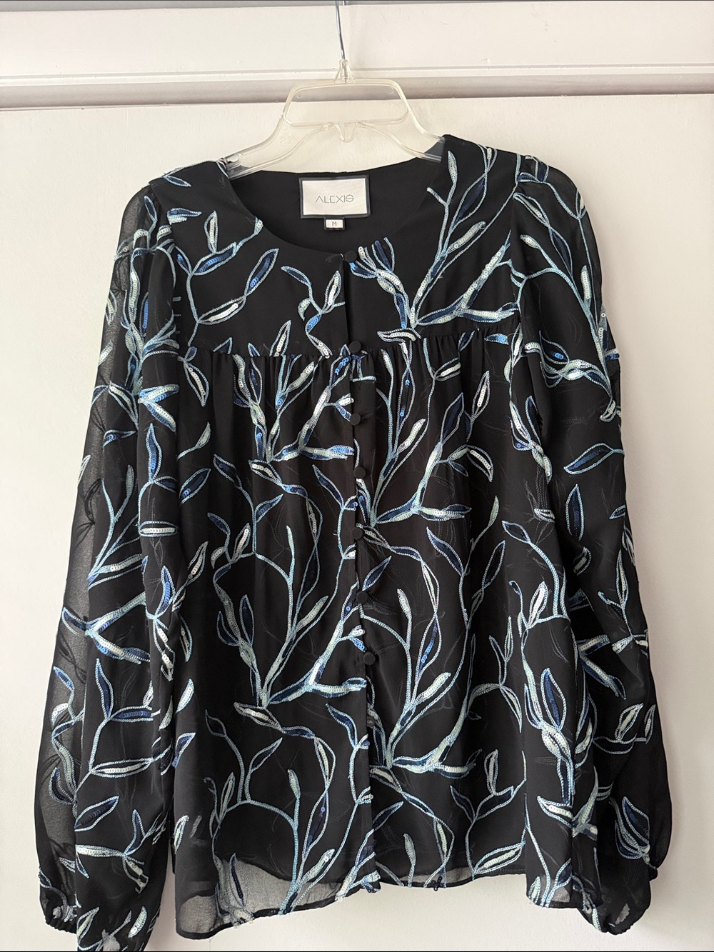 Alexis Sheer Lace‎ Embroidered  button down Blouse missing one button
